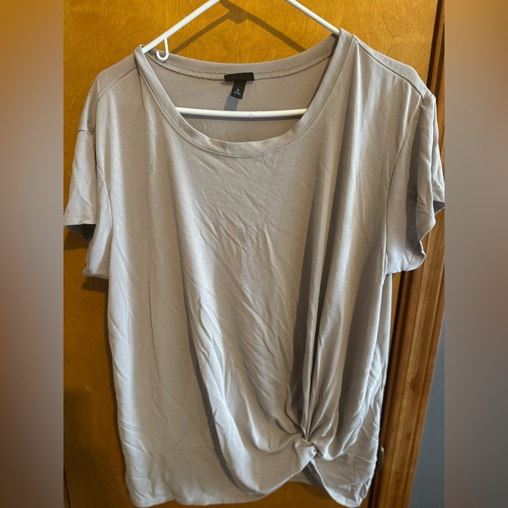 Torrid size 2 Women’s Taupe side knot tee